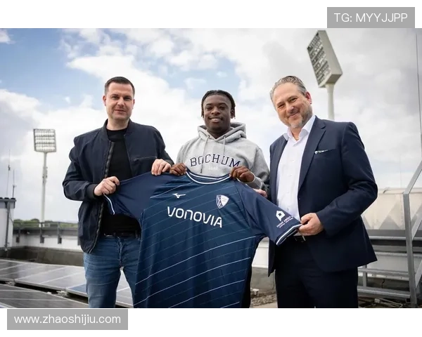 德甲新赛季争冠格局生变拜仁多特药厂三强博弈前景引热议持续升温