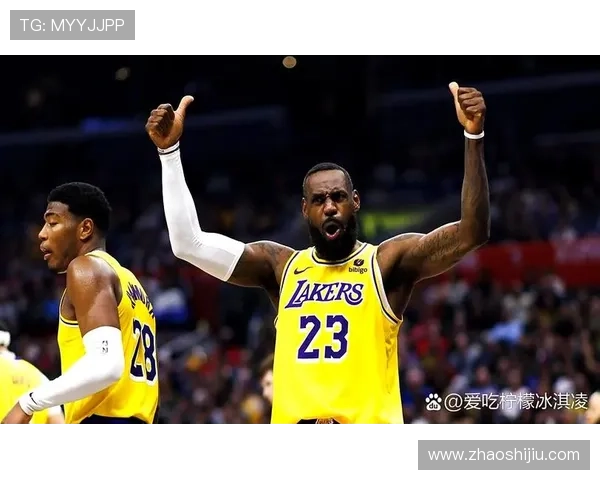 詹姆斯赛季首秀爆发砍下40分 湖人逆转胜勇士迎开门红